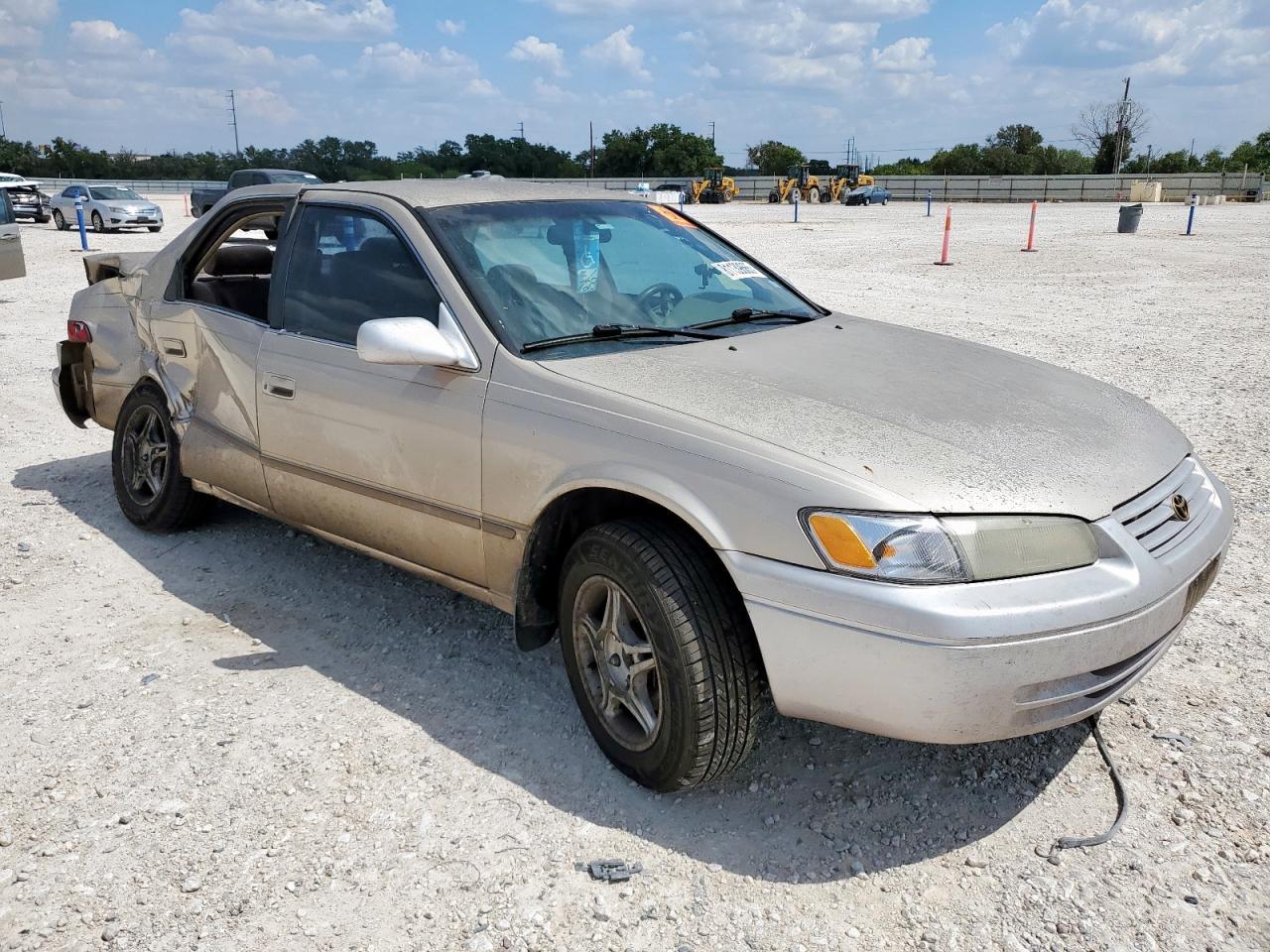 1997 Toyota Camry Le - Фото 4