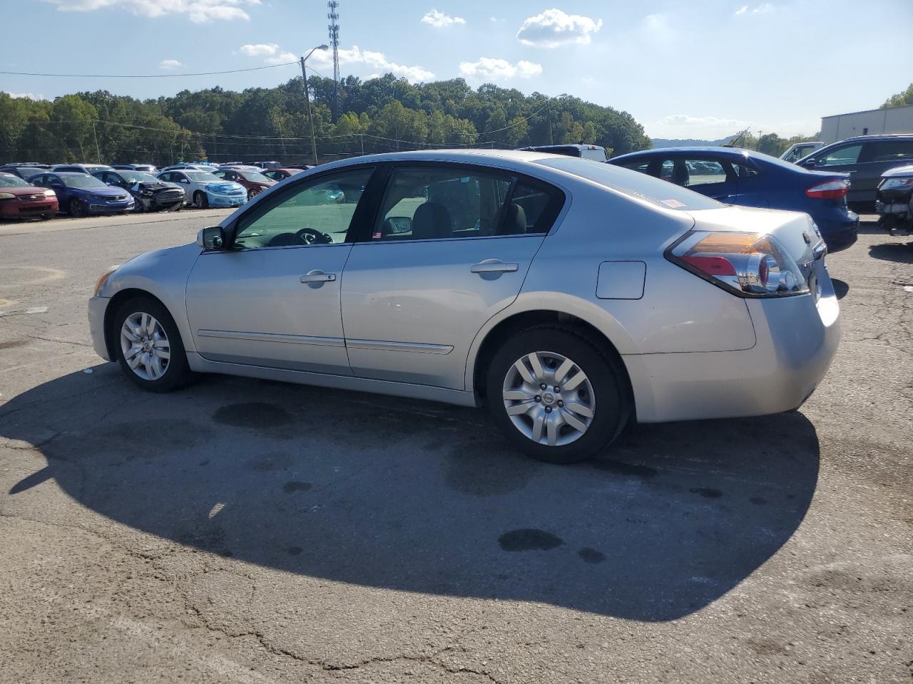 2010 Nissan Altima Base - Image 2