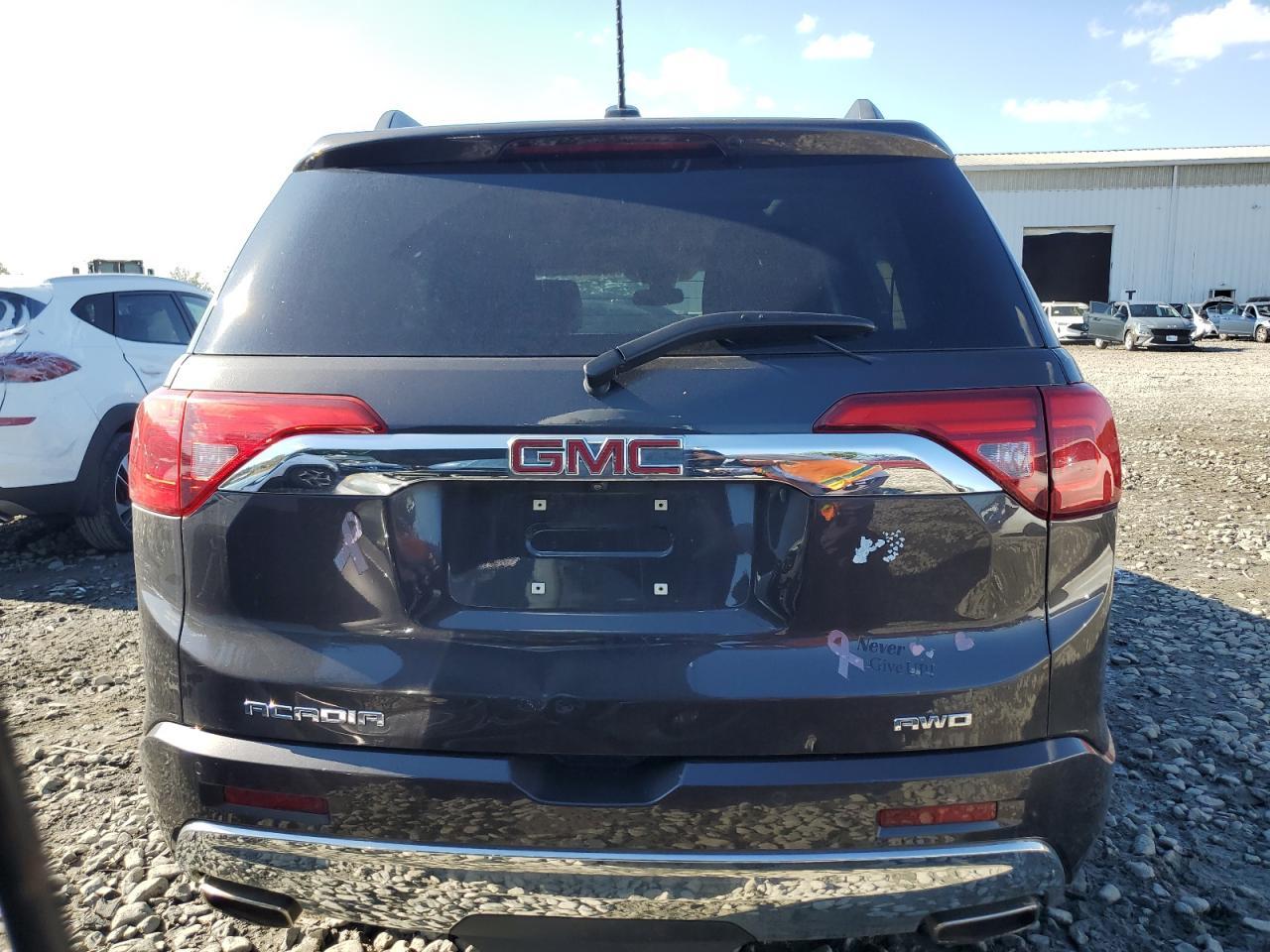 2019 GMC Acadia Awd Denali - Image 6