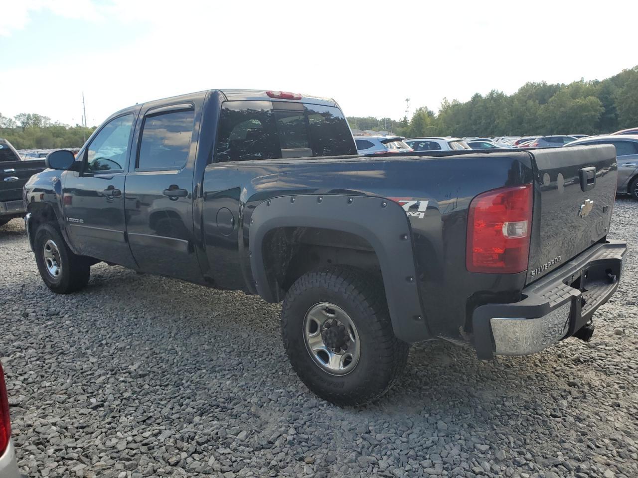 2008 Chevrolet Silverado K2500 Heavy Duty - Image 2