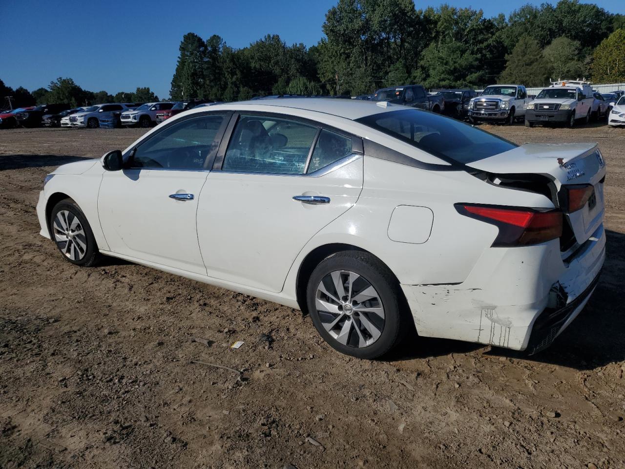 2020 Nissan Altima S - Фото 2