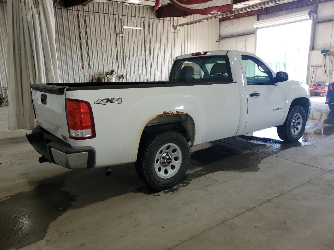 2013 GMC Sierra K1500 - Image 3