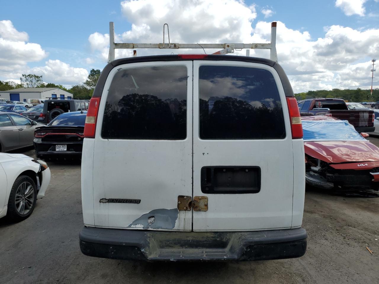 2007 Chevrolet Express G2500 - Image 6
