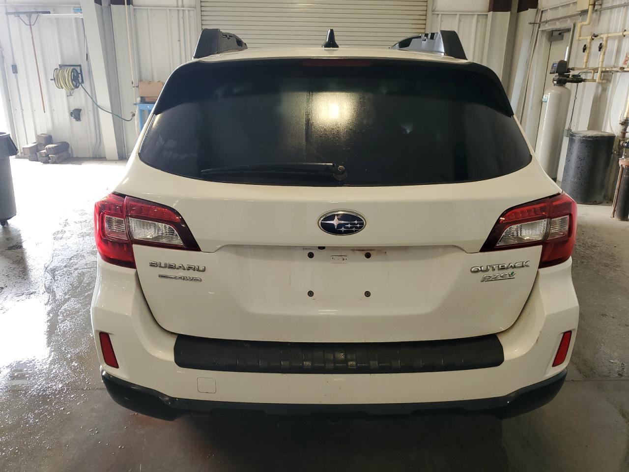 2016 Subaru Outback 2.5I Premium - Image 6