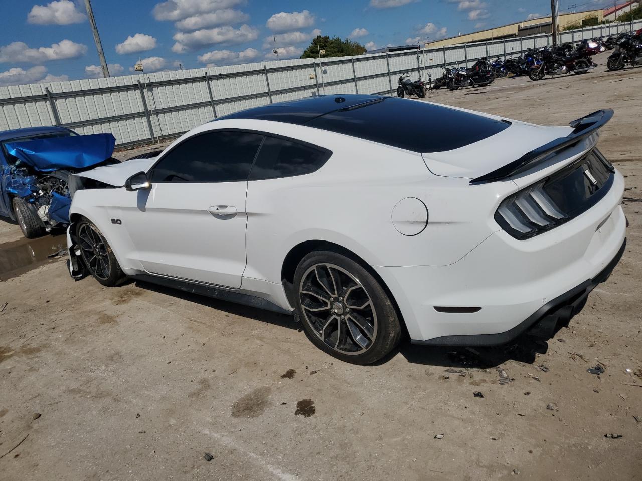 2019 Ford Mustang Gt - Image 2