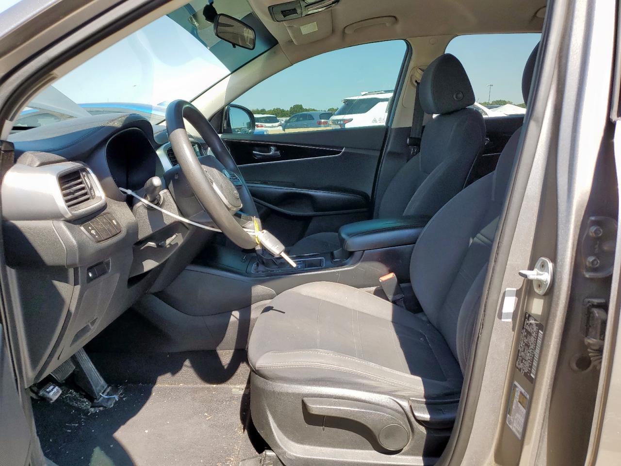 2019 Kia Sorento L - Image 7