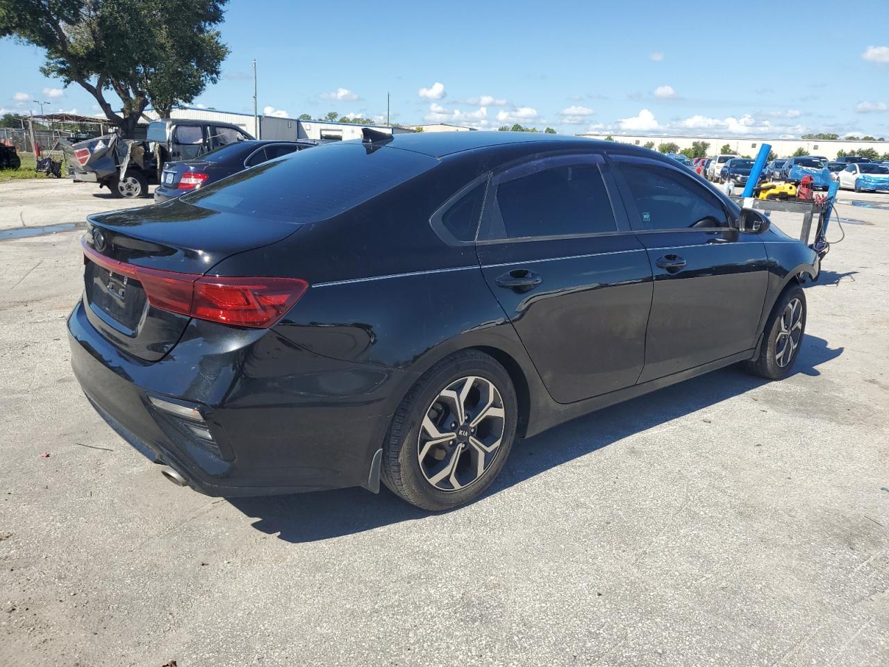 2020 Kia Forte Fe - Фото 3