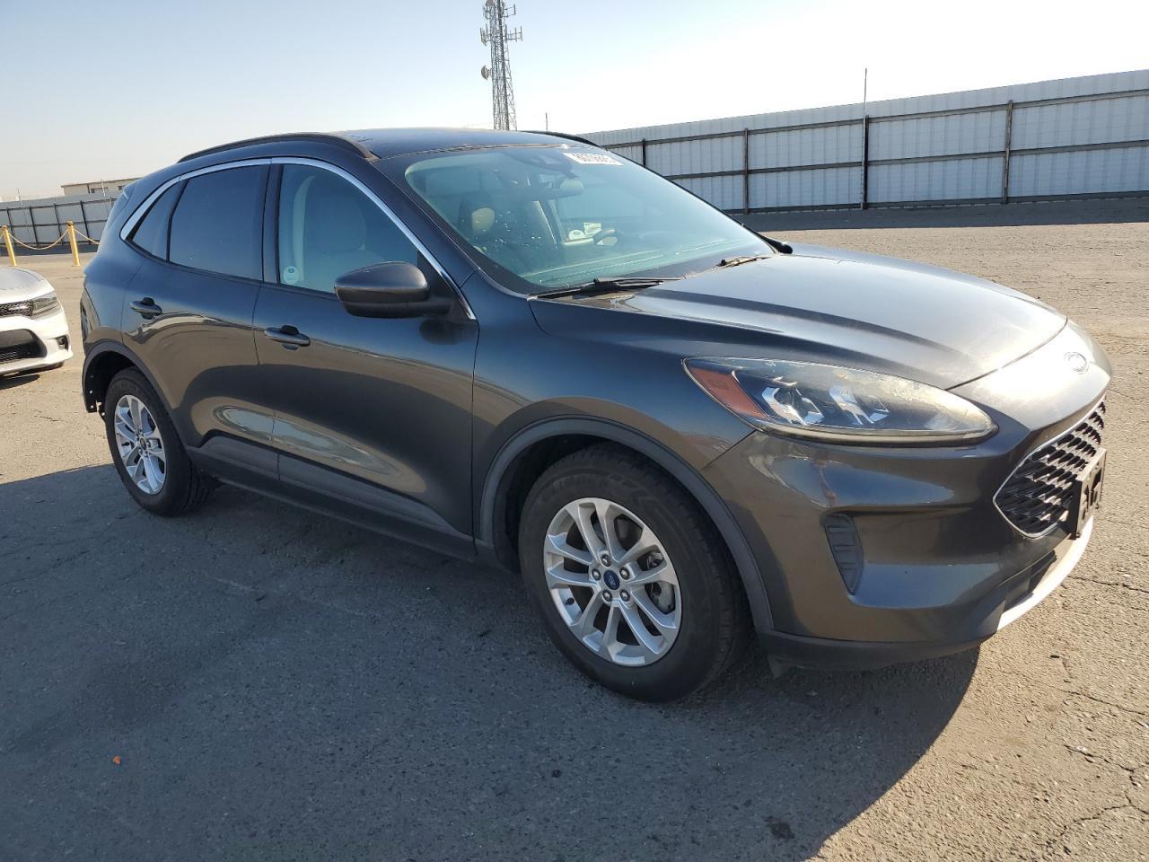 2020 Ford Escape Se - Фото 4