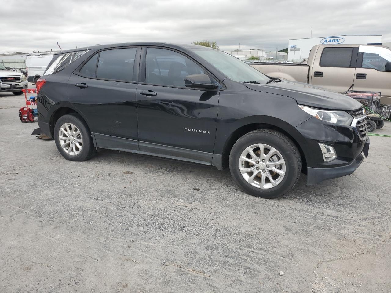 2018 Chevrolet Equinox Ls - Image 4