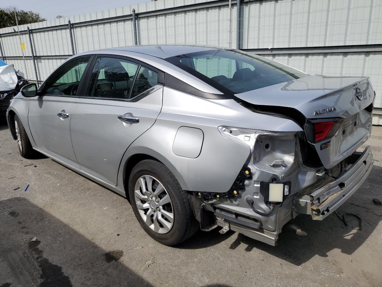 2023 Nissan Altima S - Image 2