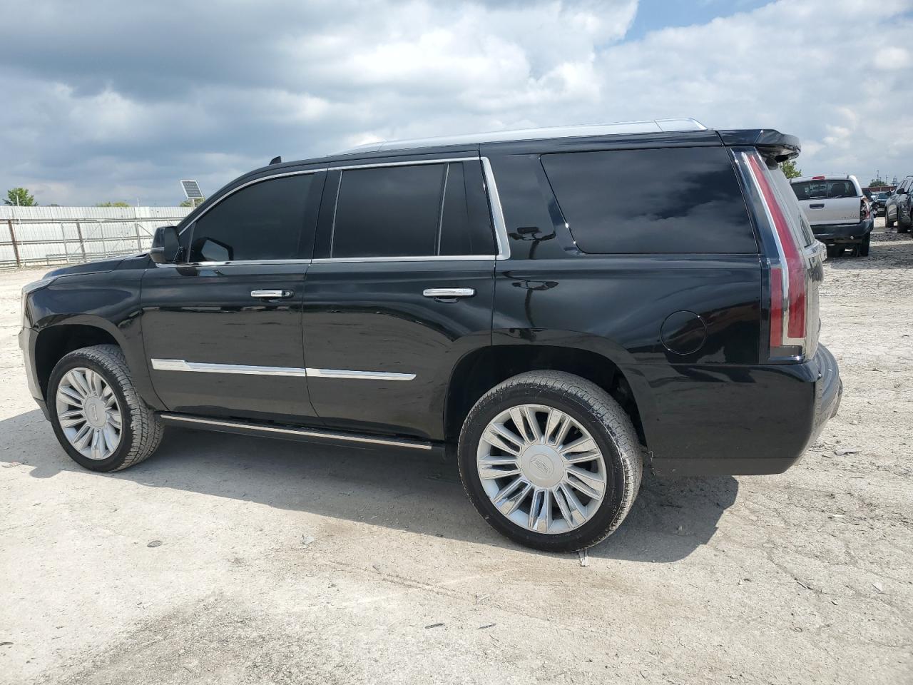 2016 Cadillac Escalade Platinum - Фото 2