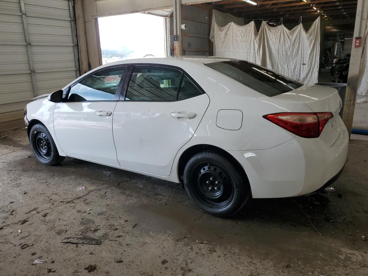 2017 Toyota Corolla L - Фото 2