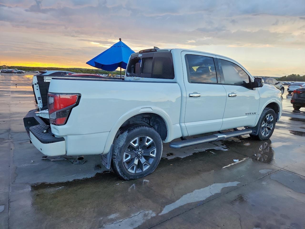 2023 Nissan Titan Sv - Image 3