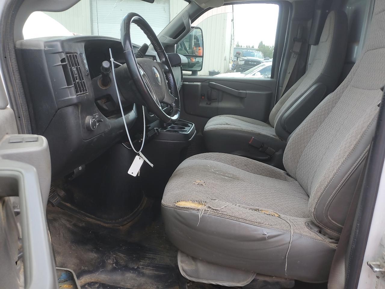 2017 Chevrolet Express - Фото 7