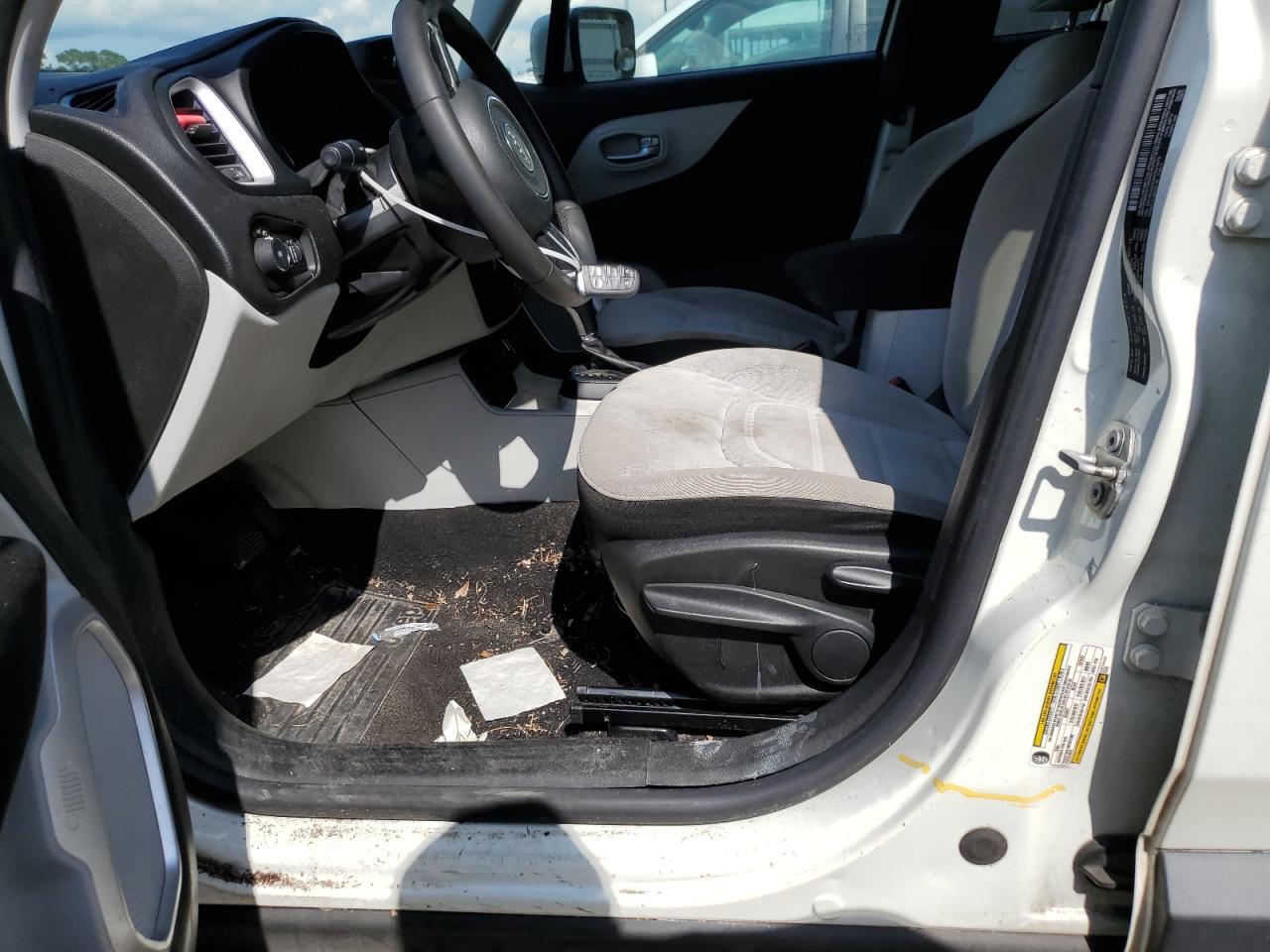 2019 Jeep Renegade Latitude - Image 7