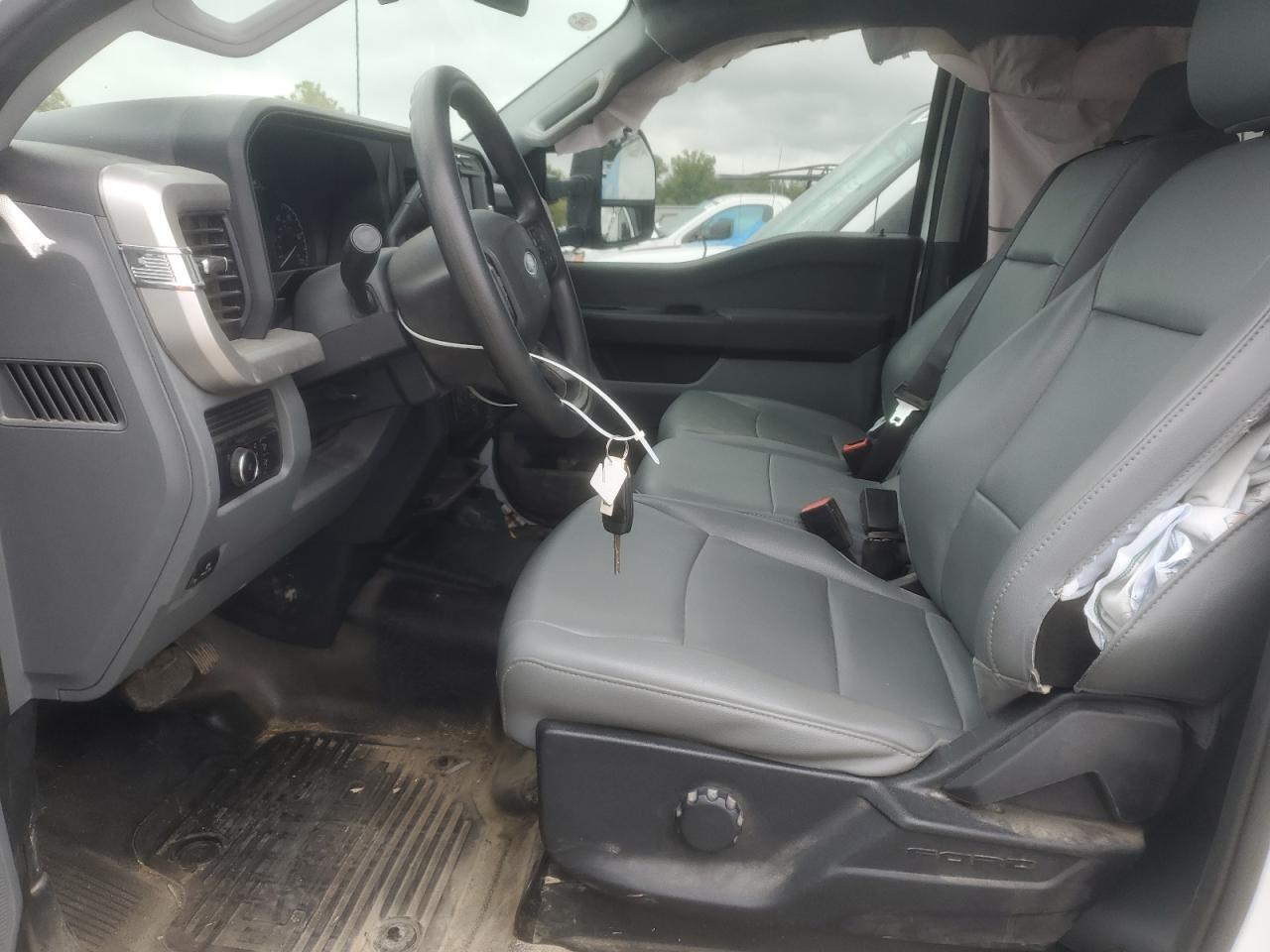 2023 Ford F550 Super Duty - Фото 7