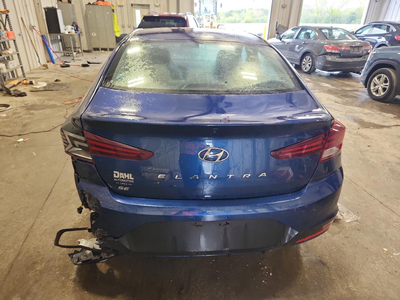 2020 Hyundai Elantra Se - Фото 6