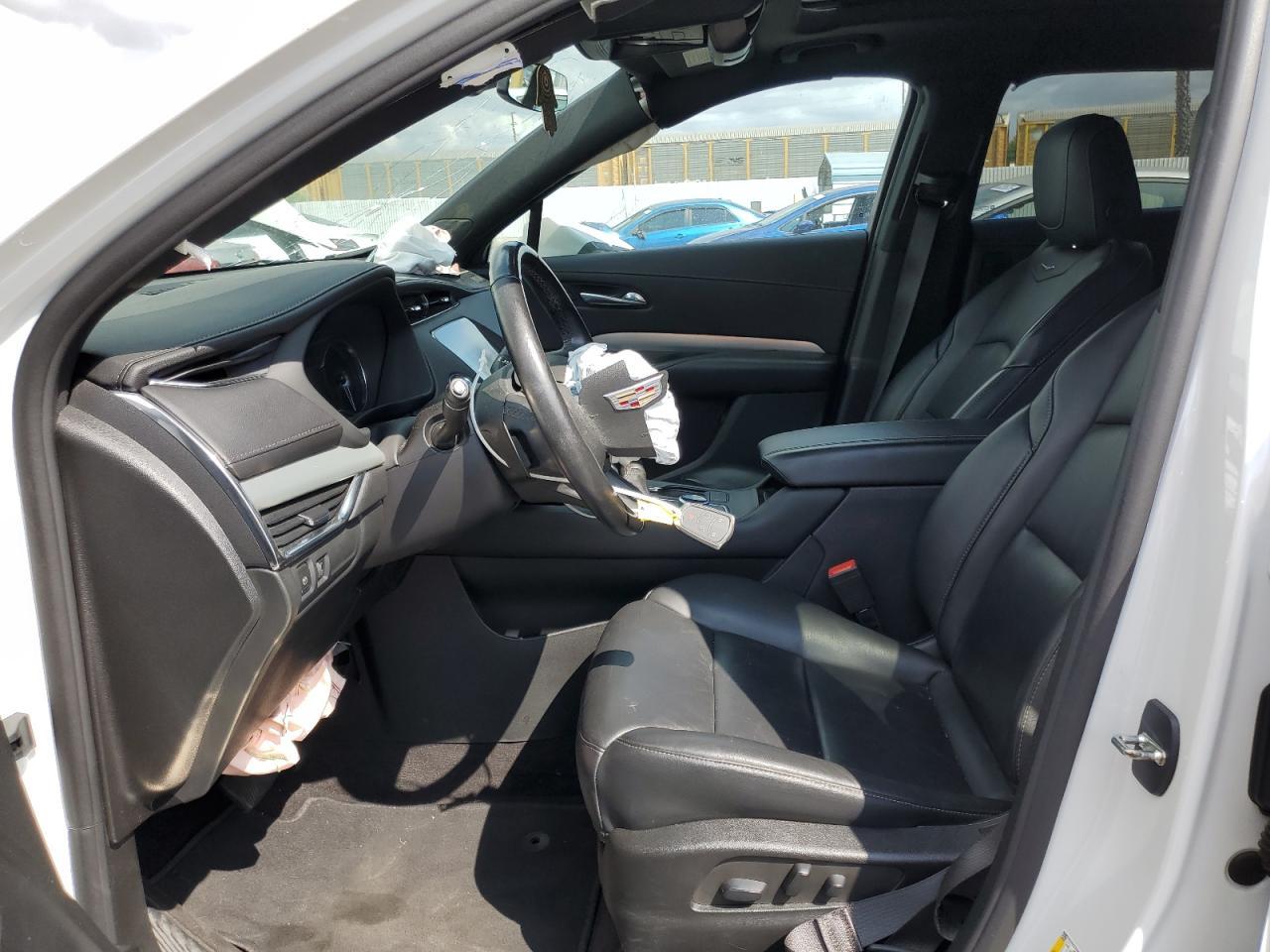 2023 Cadillac Xt4 Premium Luxury - Image 7