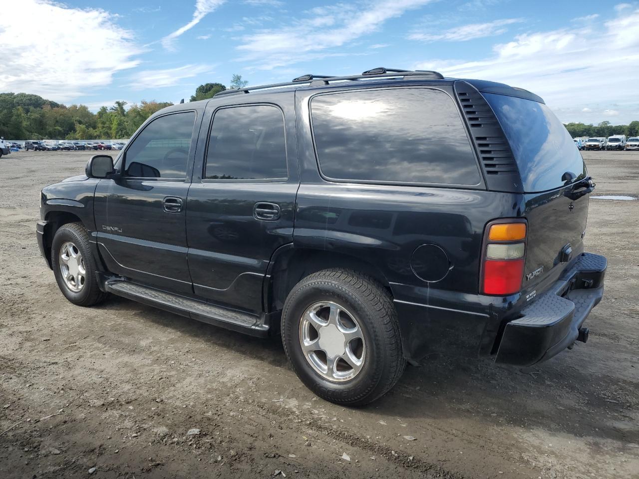 2006 GMC Yukon Denali - Фото 2