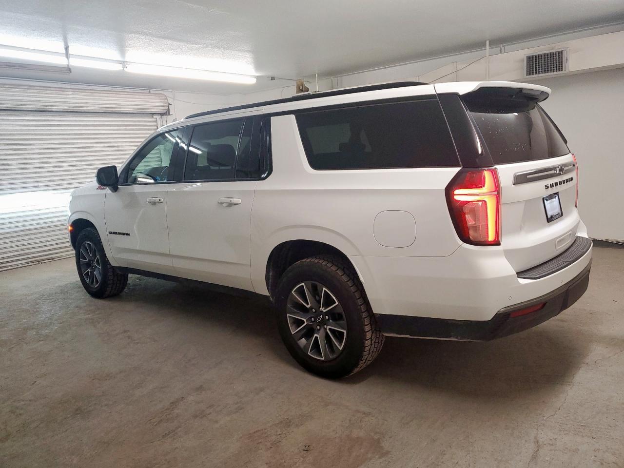 2022 Chevrolet Suburban K1500 Z71 - Image 2