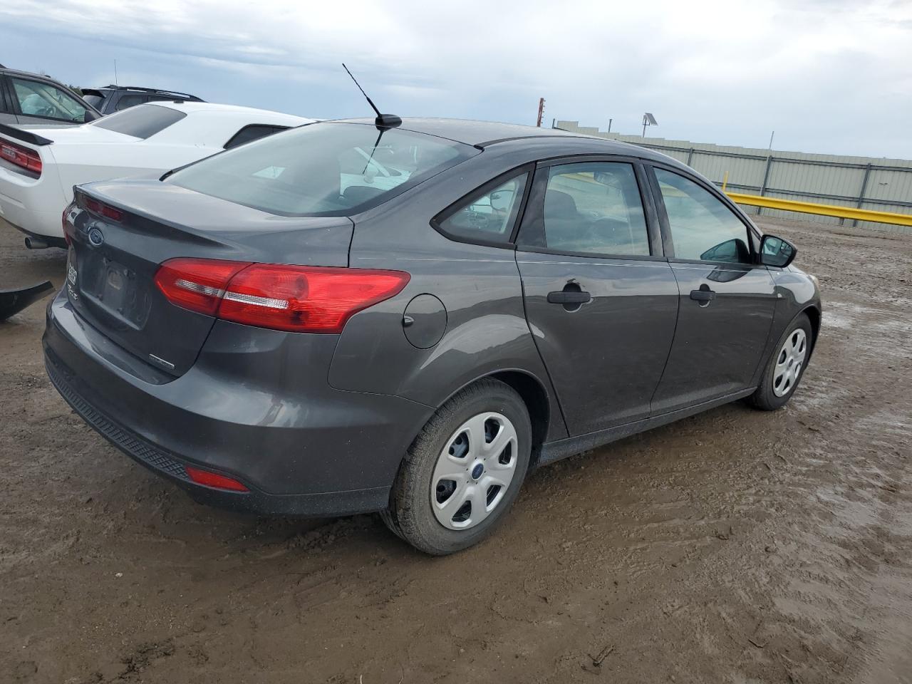 2016 Ford Focus S - Фото 3