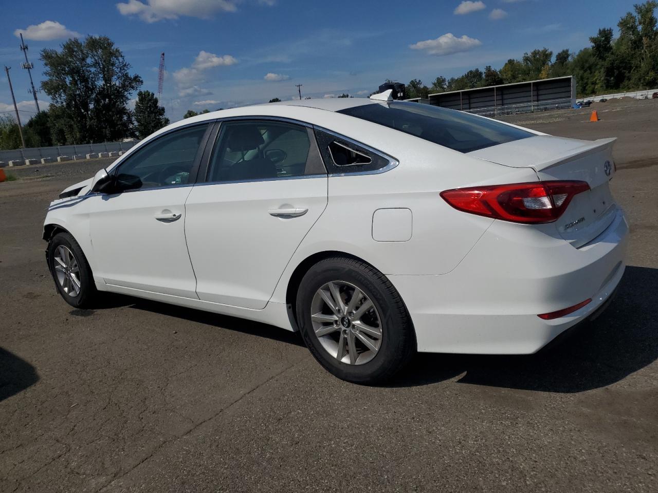 2016 Hyundai Sonata Se - Image 2