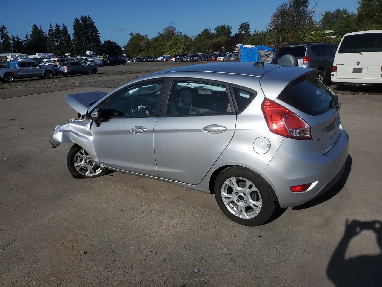 2016 Ford Fiesta Se - Image 2
