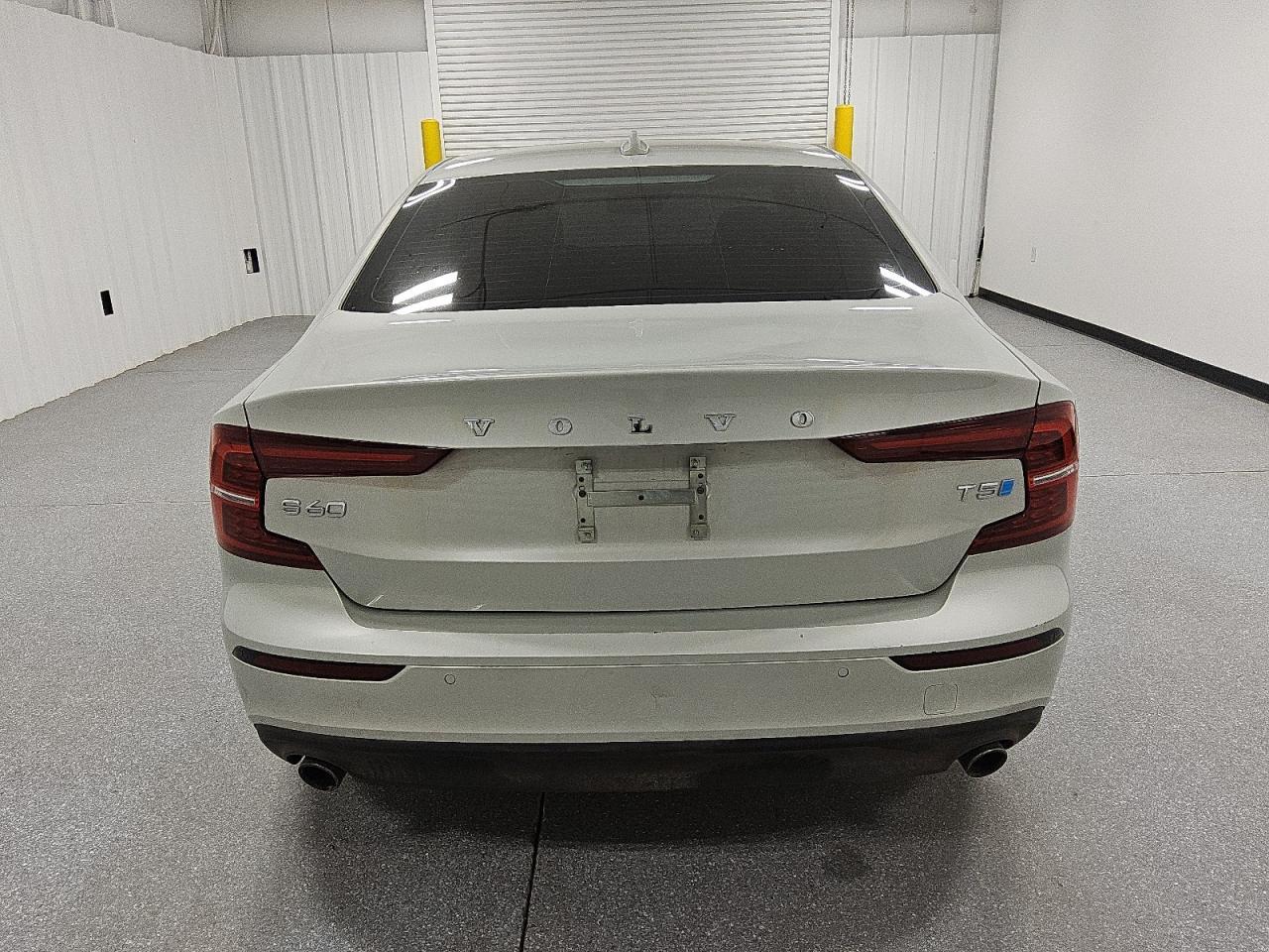 2019 Volvo S60 T5 Momentum - Фото 6