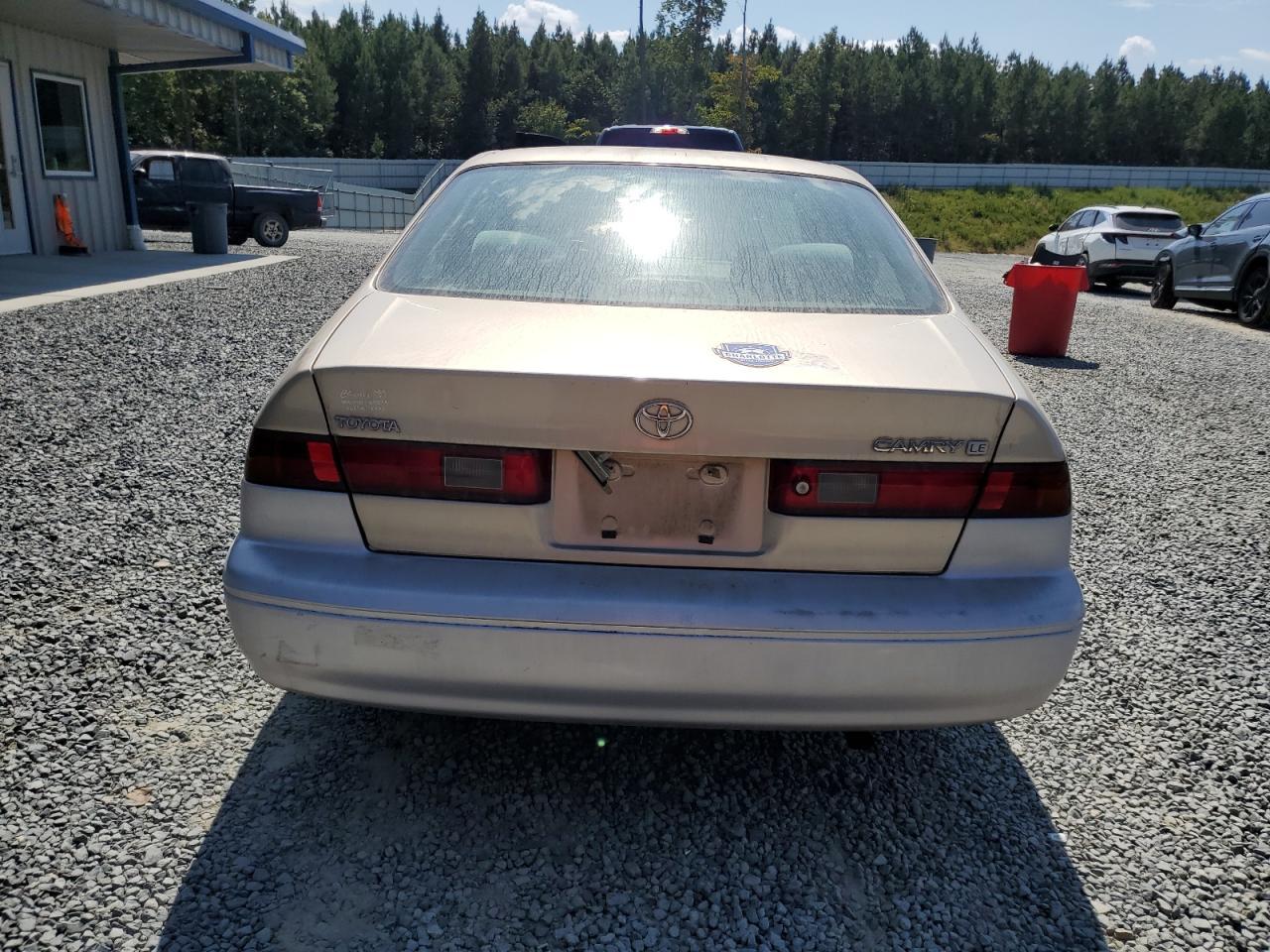 1999 Toyota Camry Le - Image 6