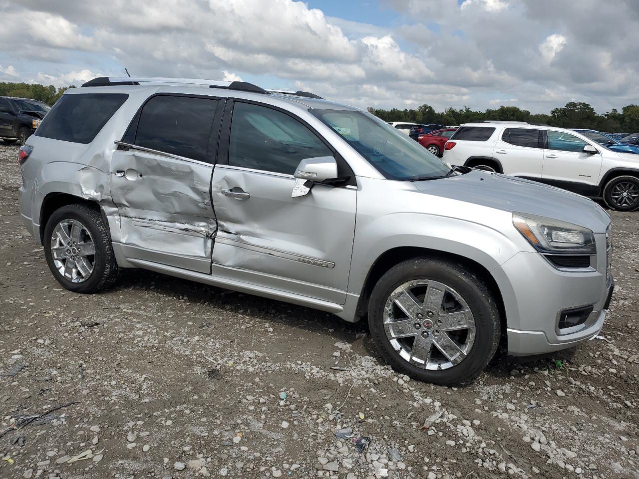 2015 GMC Acadia Denali - Image 4
