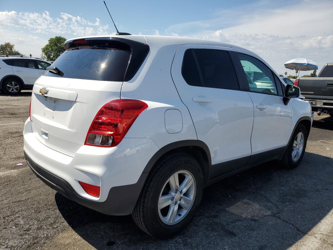 2020 Chevrolet Trax Ls - Фото 3