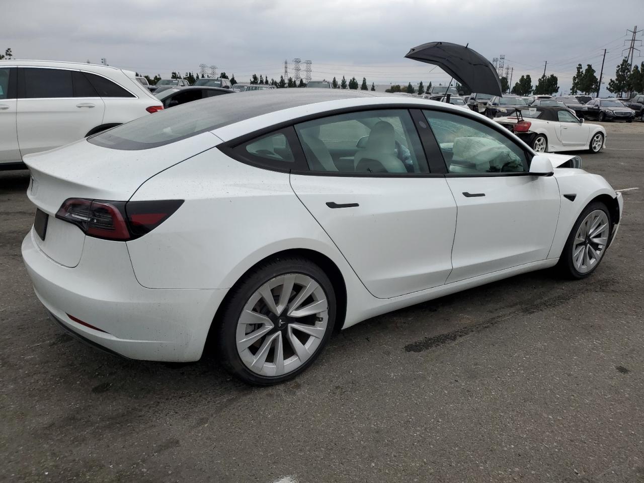2023 Tesla Model 3 - Фото 3