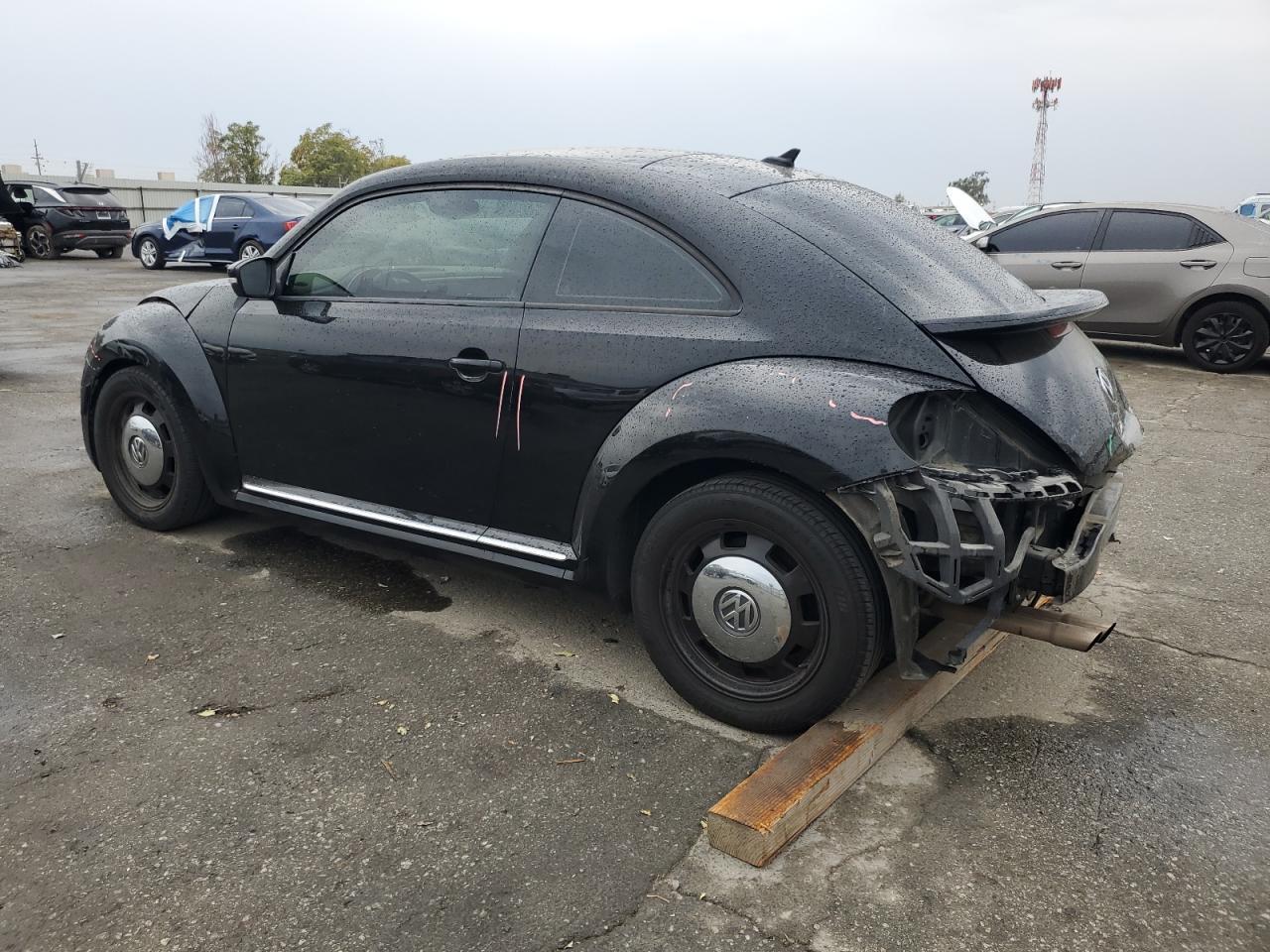 2016 Volkswagen Beetle Se - Фото 2