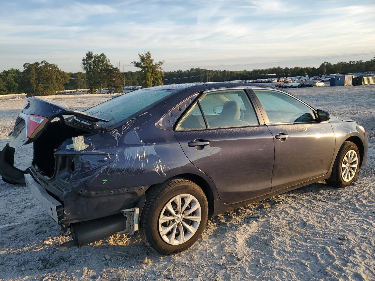 2017 Toyota Camry Le - Image 3
