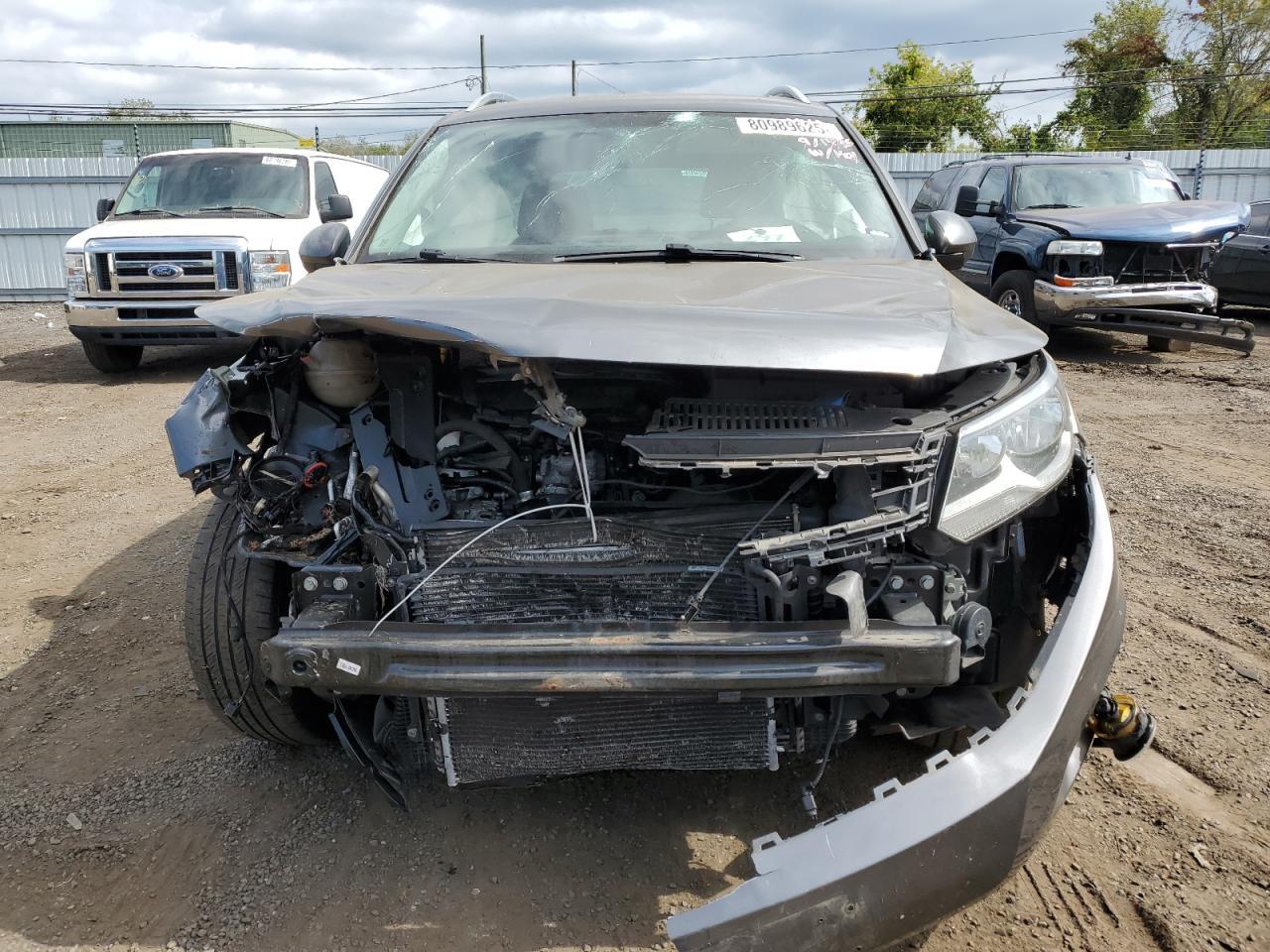 2014 Volkswagen Tiguan S - Image 5