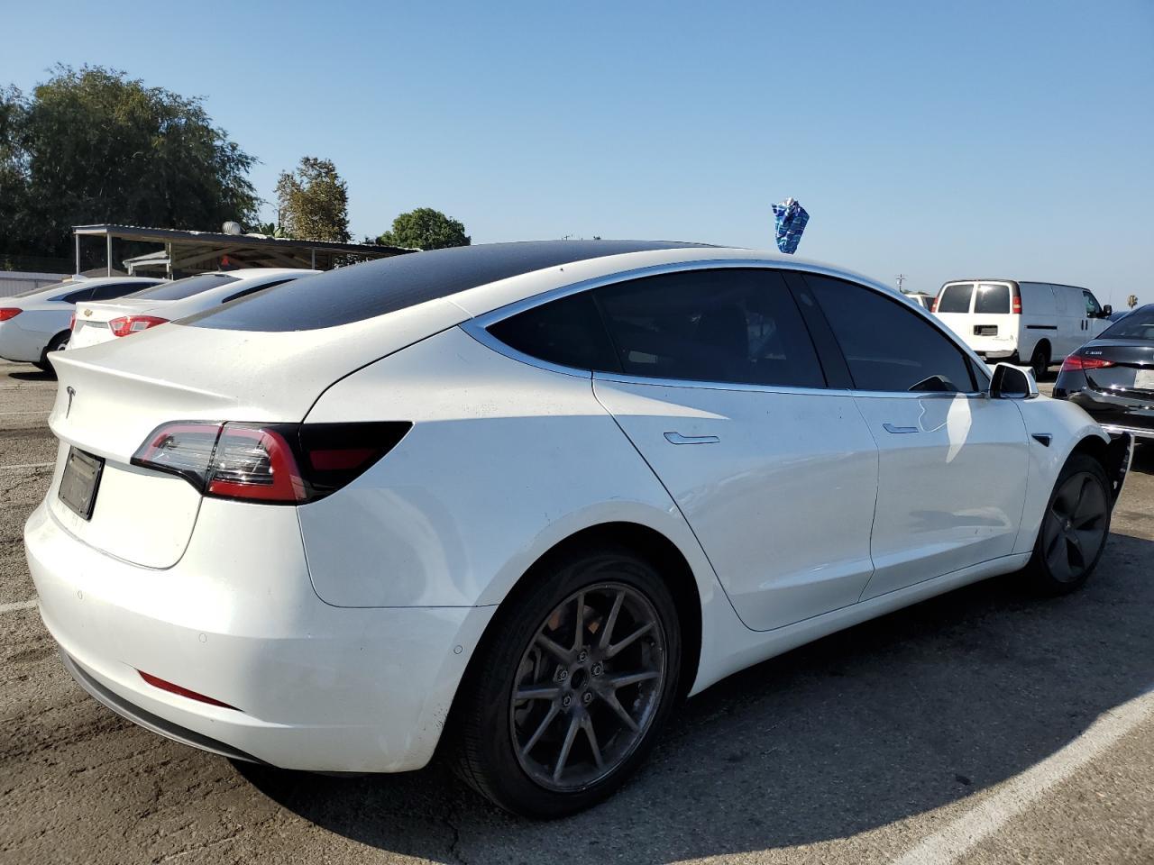 2020 Tesla Model 3 - Фото 3
