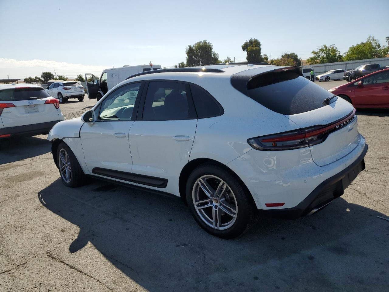 2024 Porsche Macan Base - Фото 2