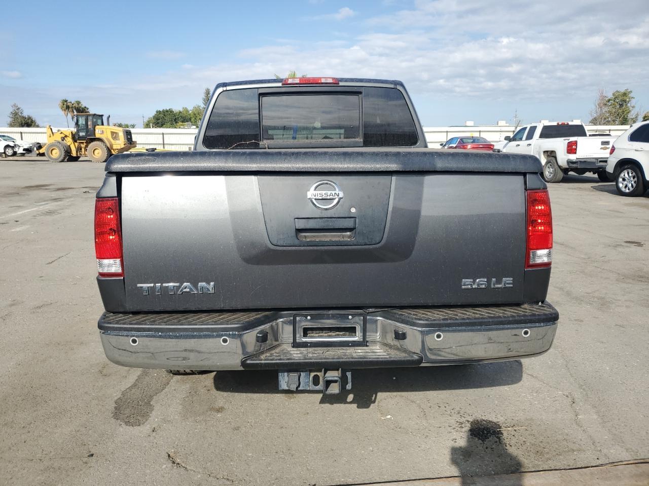 2010 Nissan Titan Xe - Image 6