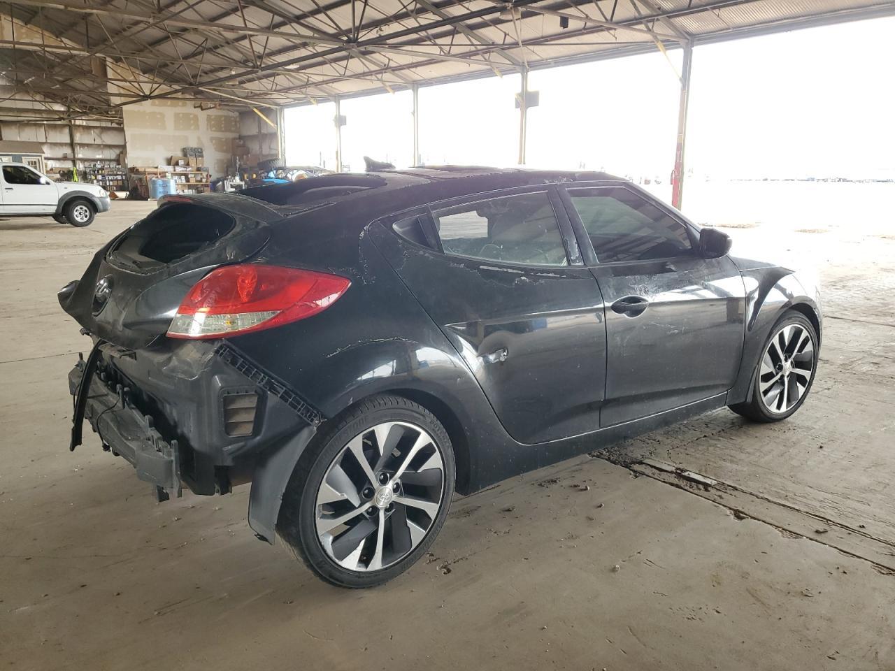 2013 Hyundai Veloster Base - Фото 3