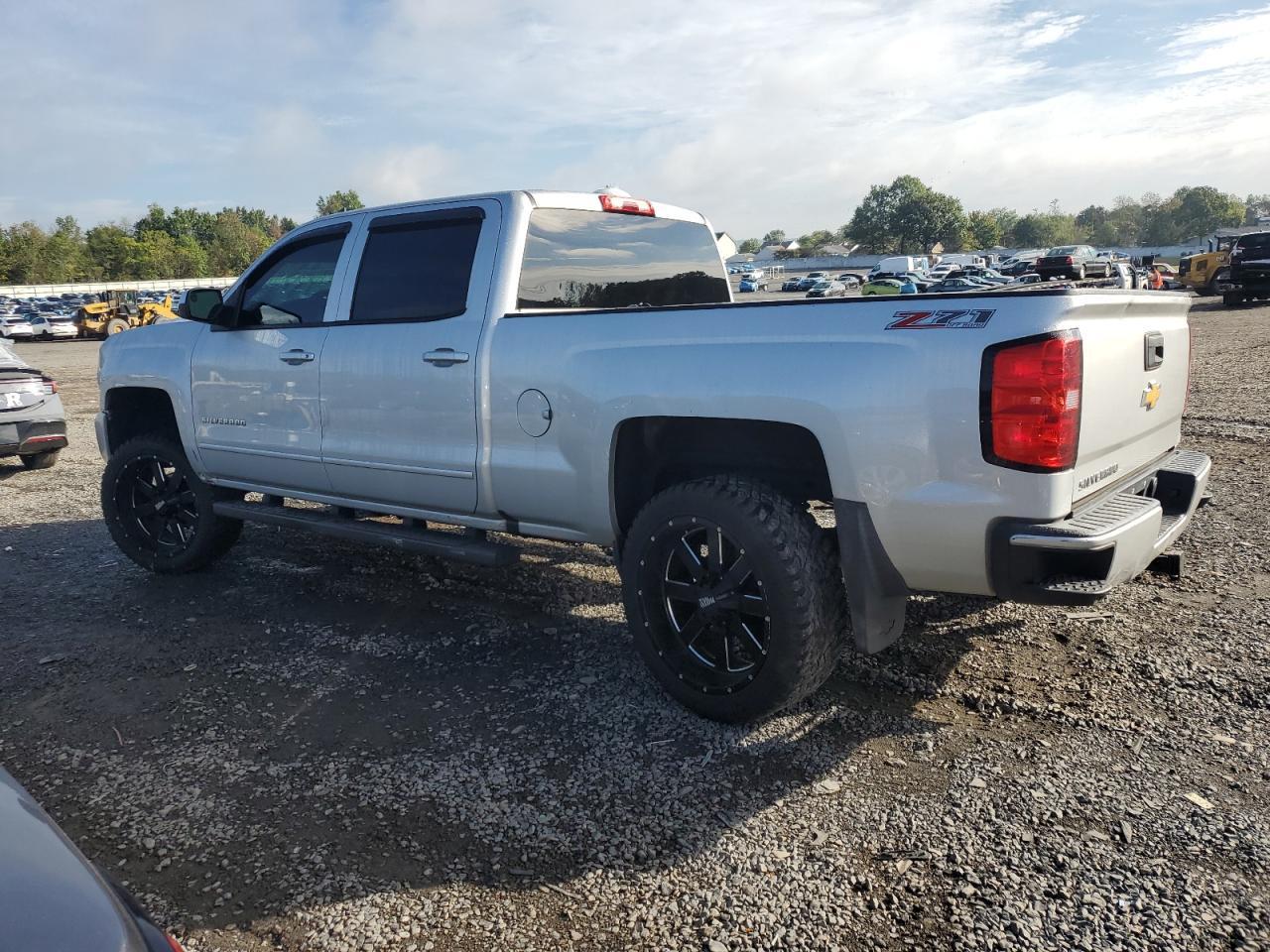 2017 Chevrolet Silverado K1500 Lt - Фото 2