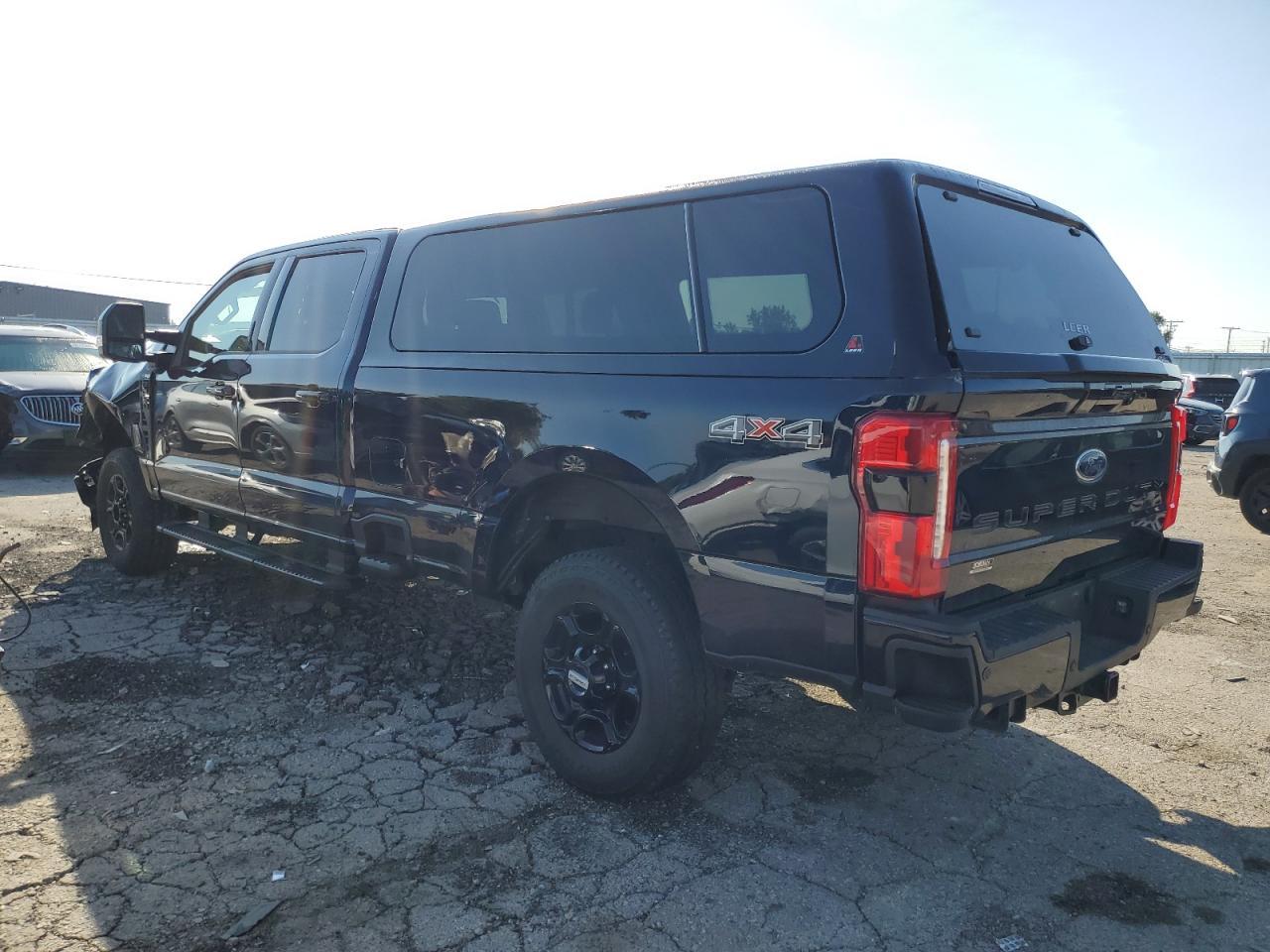 2023 Ford F350 Super Duty - Фото 2