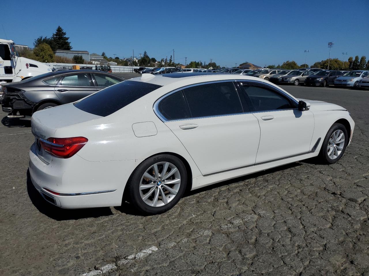 2018 BMW 740 I - Фото 3