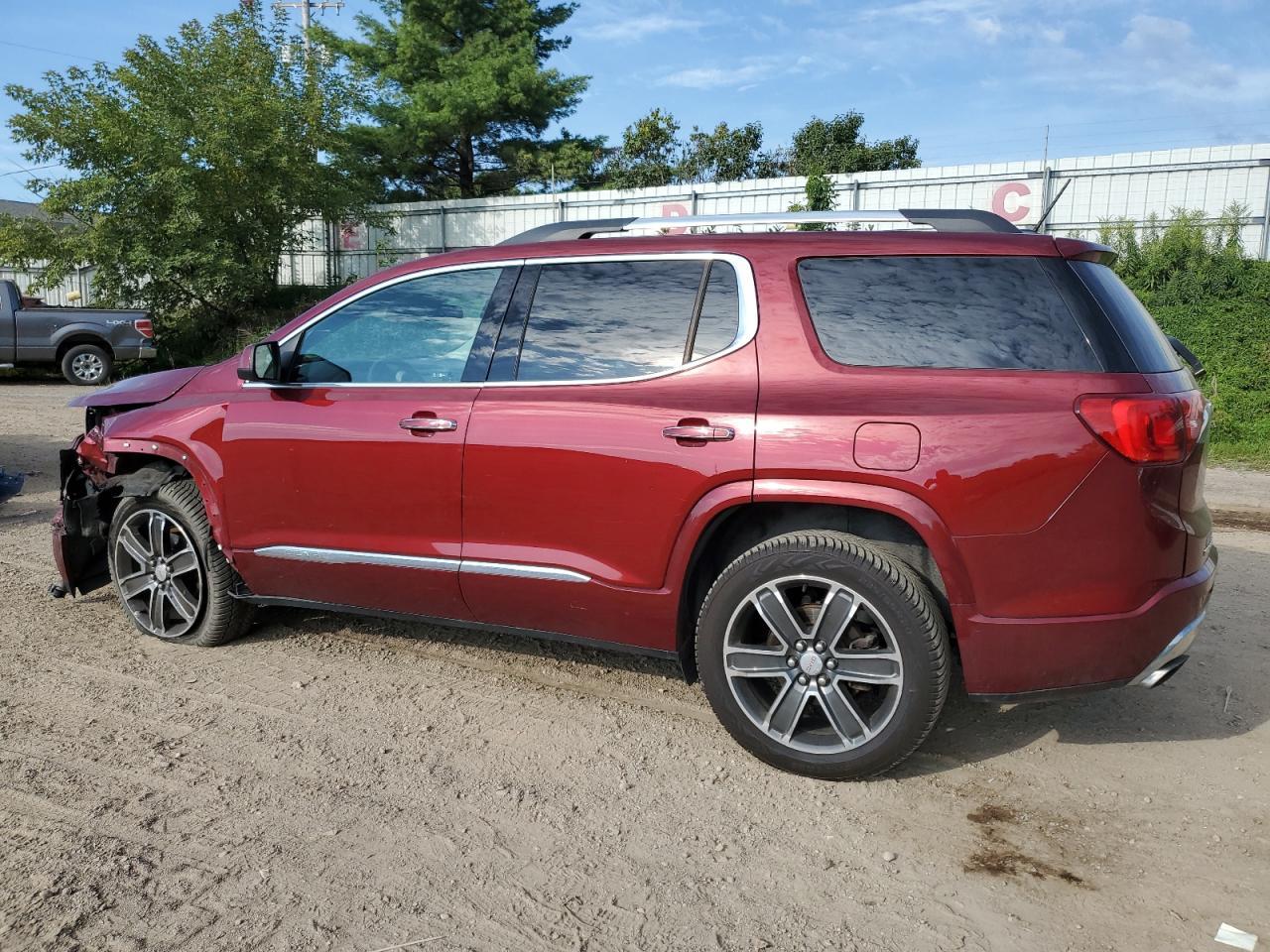 2017 GMC Acadia Denali - Фото 2