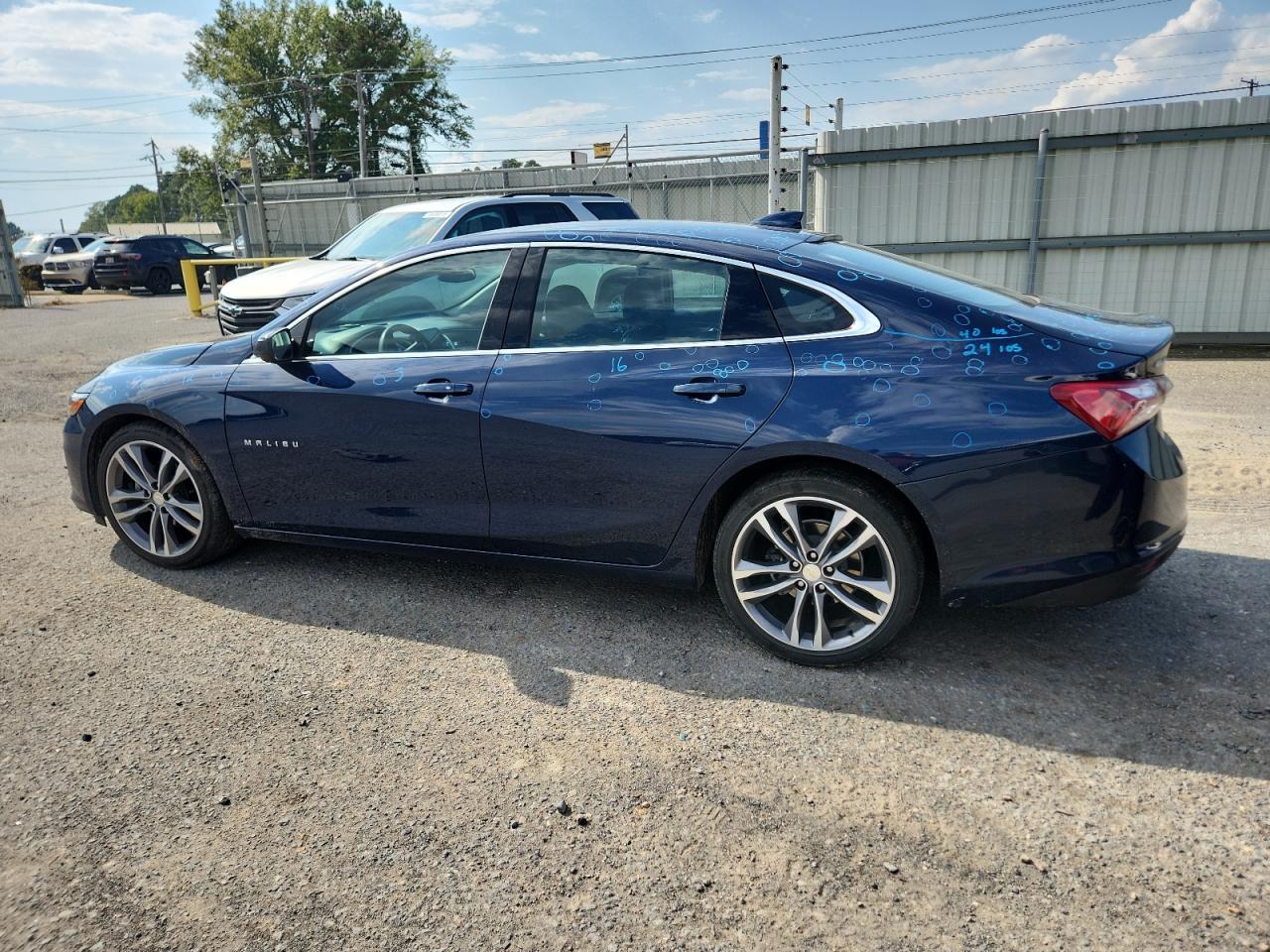 2022 Chevrolet Malibu Lt - Фото 2