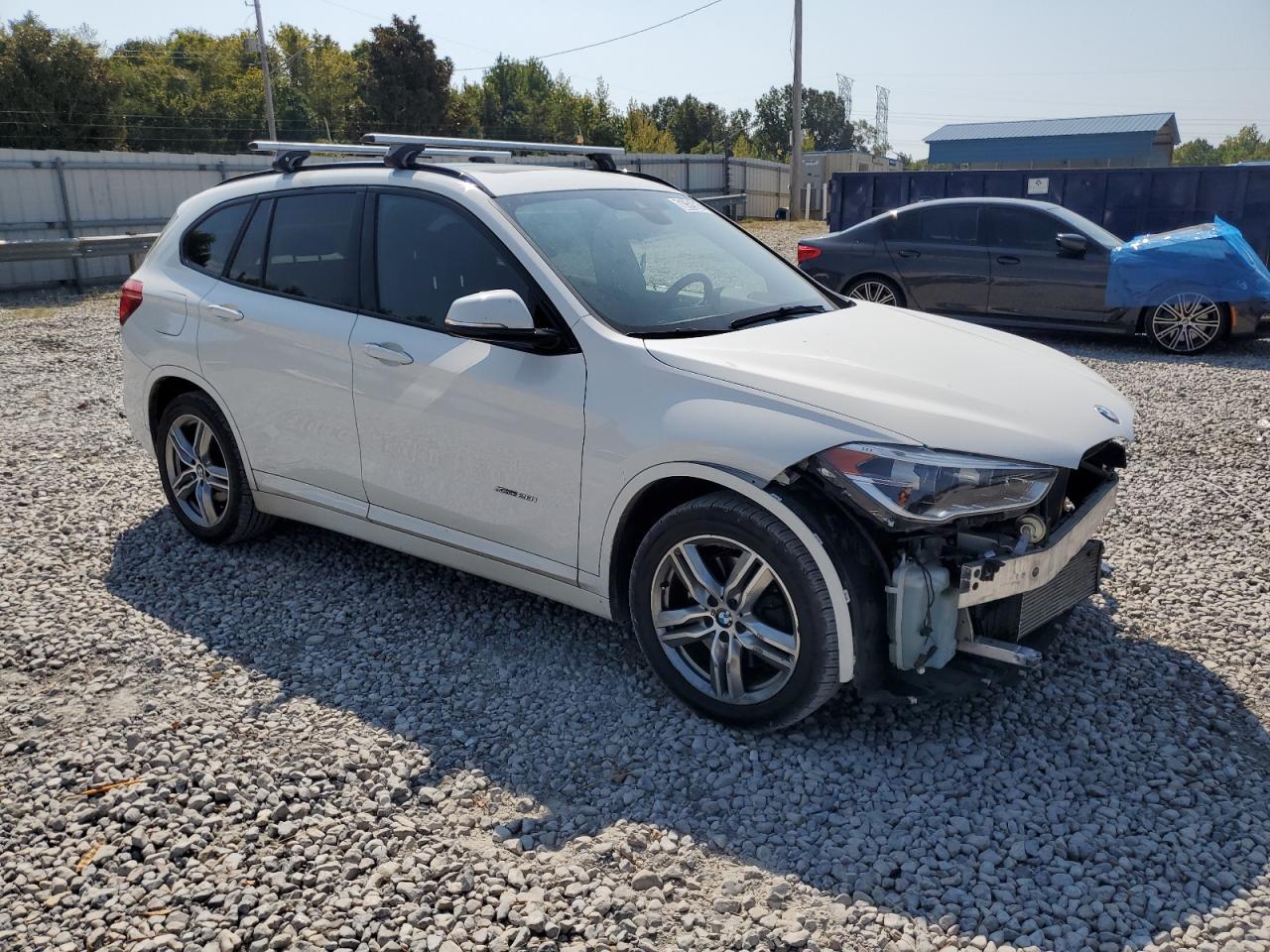2017 BMW X1 xDrive28I - Фото 4