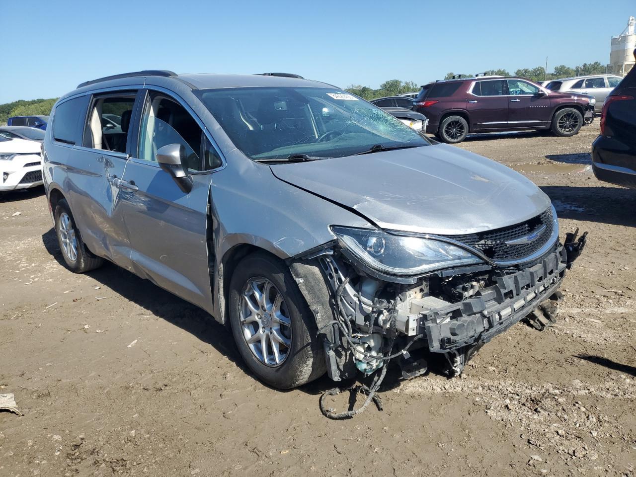 2020 Chrysler Voyager Lxi - Фото 4