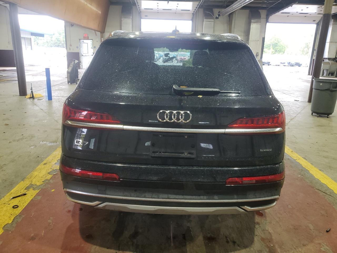 2023 Audi Q7 Premium - Image 6