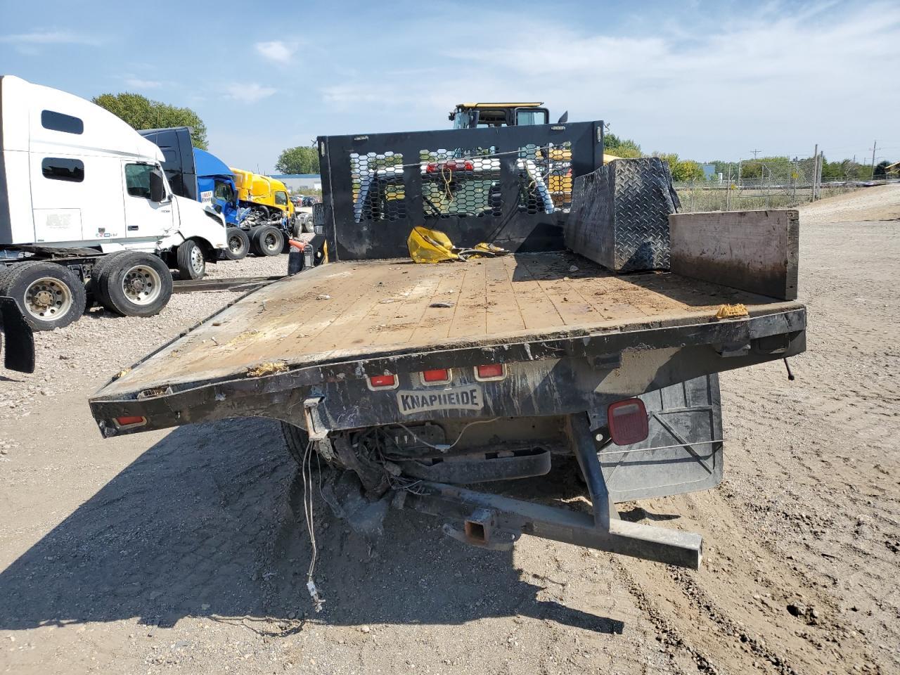 2017 Chevrolet Silverado K3500 - Фото 6