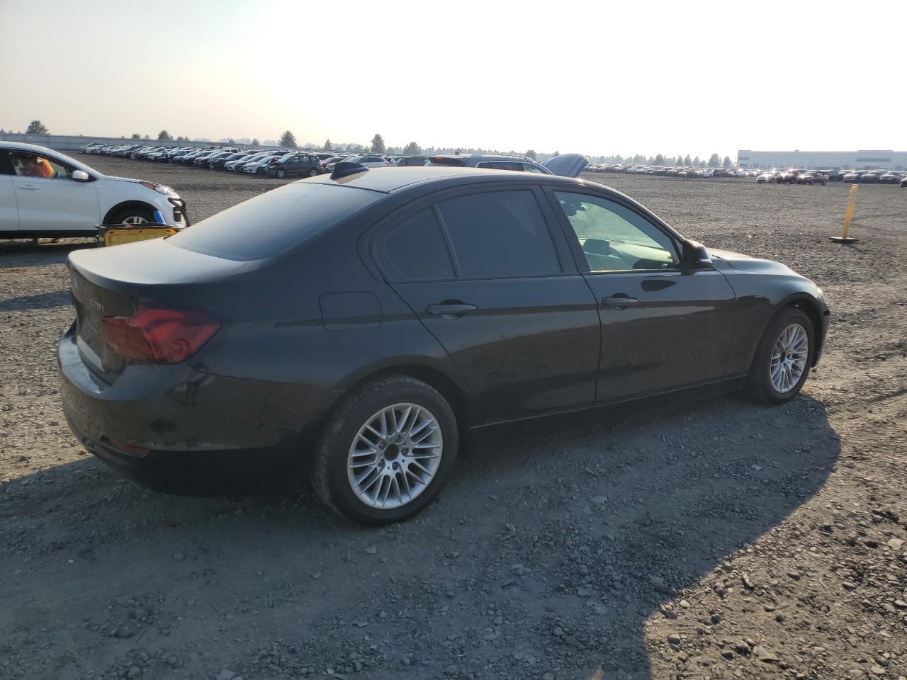 2013 BMW 328 Xi Sulev - Image 3