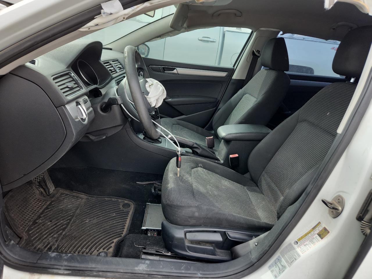 2016 Volkswagen Passat S - Фото 7